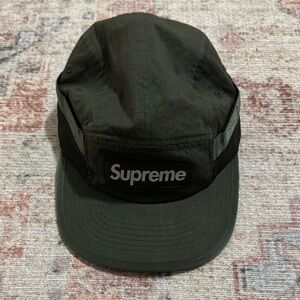 NWT Supreme mesh pocket camp cap in olive